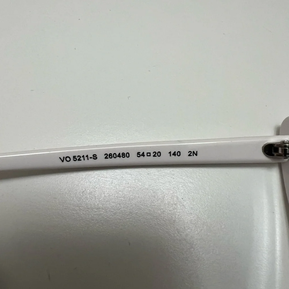 Vogue 2 pair of sunglasses - Picture 6 of 11
